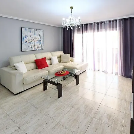 3 Bedrooms House In Costa Adeje 10 Mins From Beach וילה